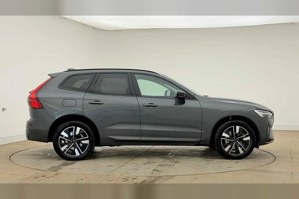 Volvo XC60 2.0 B5p Plus Dark Awd Geartronic RJ25ZTM #2