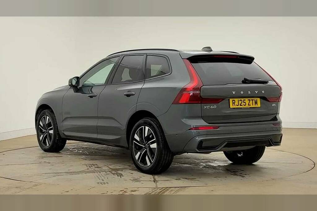 Volvo XC60 2.0 B5p Plus Dark Awd Geartronic RJ25ZTM #3