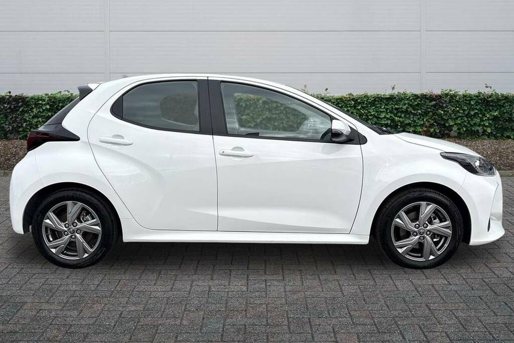 Toyota Yaris 1.5 Hybrid Icon Cvt KP75ZDN White #4