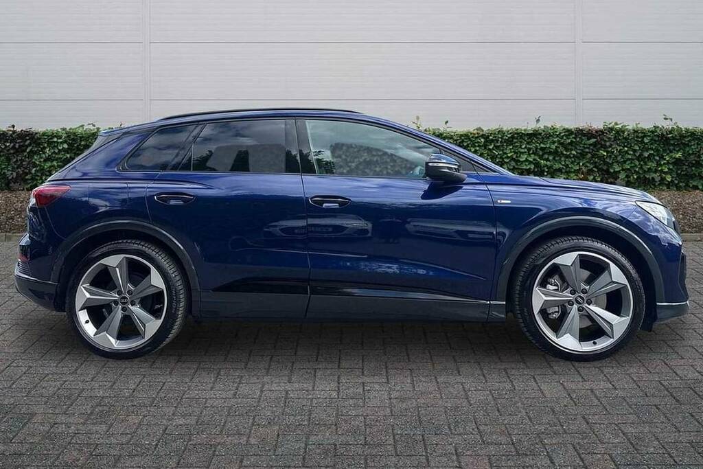 Audi Q4 E Tron 210Kw 45 82Kwh Black Edition Blue #5