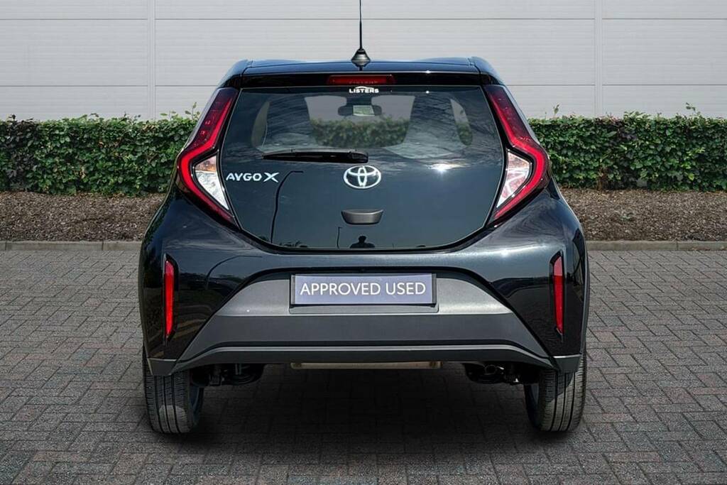 Toyota Aygo X 1.0 Vvt-i Pure FV23NCC Black #5