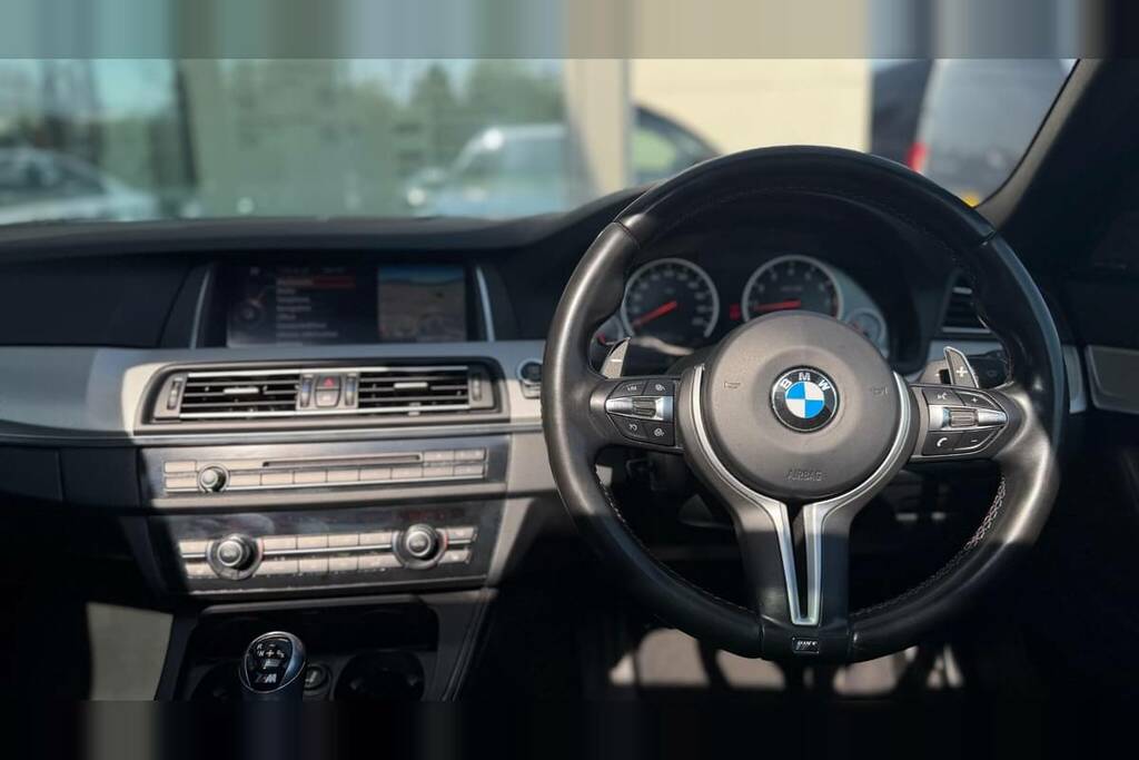 BMW M5 Saloon Blue #6