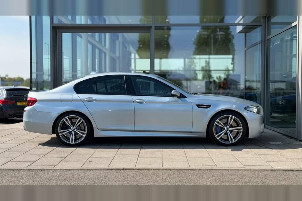 BMW M5 Saloon Blue #3