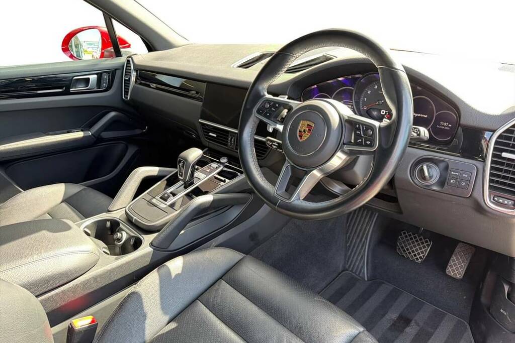Porsche Cayenne Tiptronic S Red #4