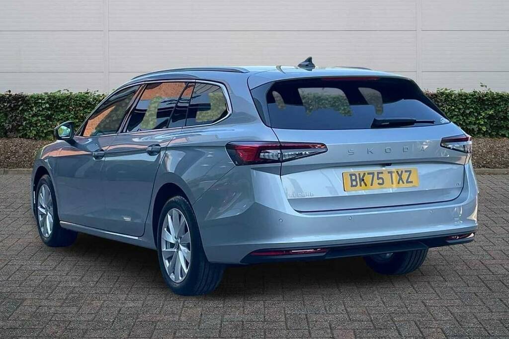 Skoda Superb 1.5 Tsi Iv Se Technology Dsg Silver #3