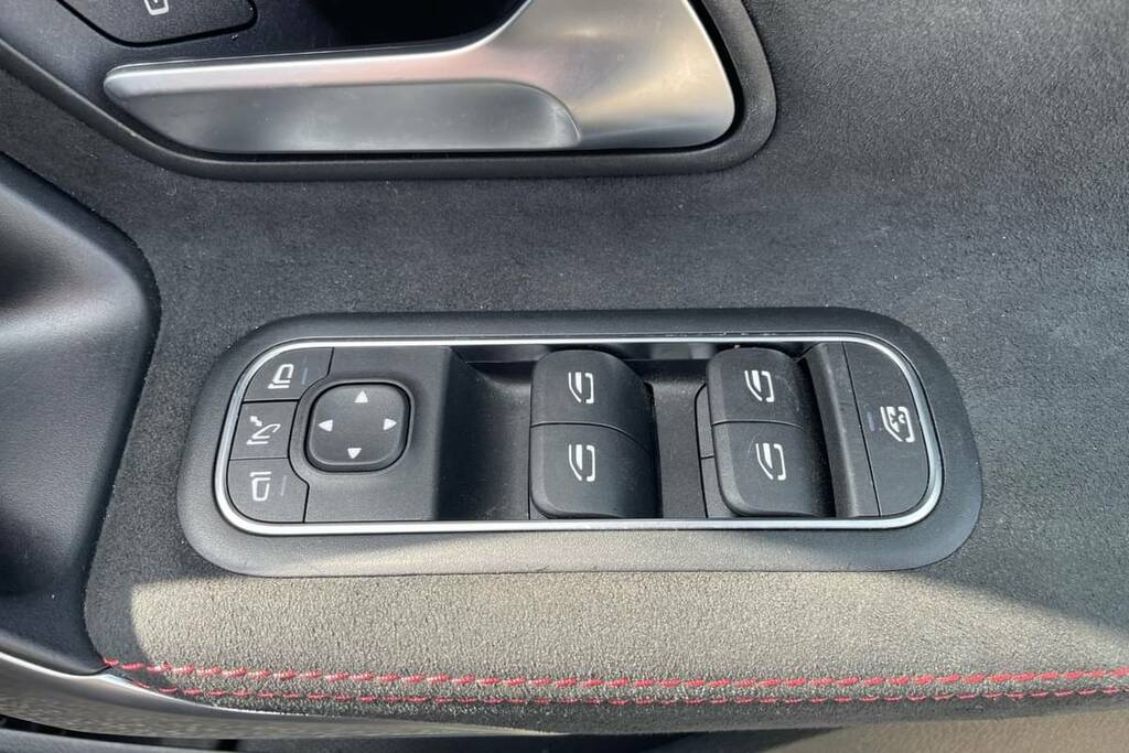 Mercedes-Benz A Class A180d 2.0 Amg Line Premium Black #5