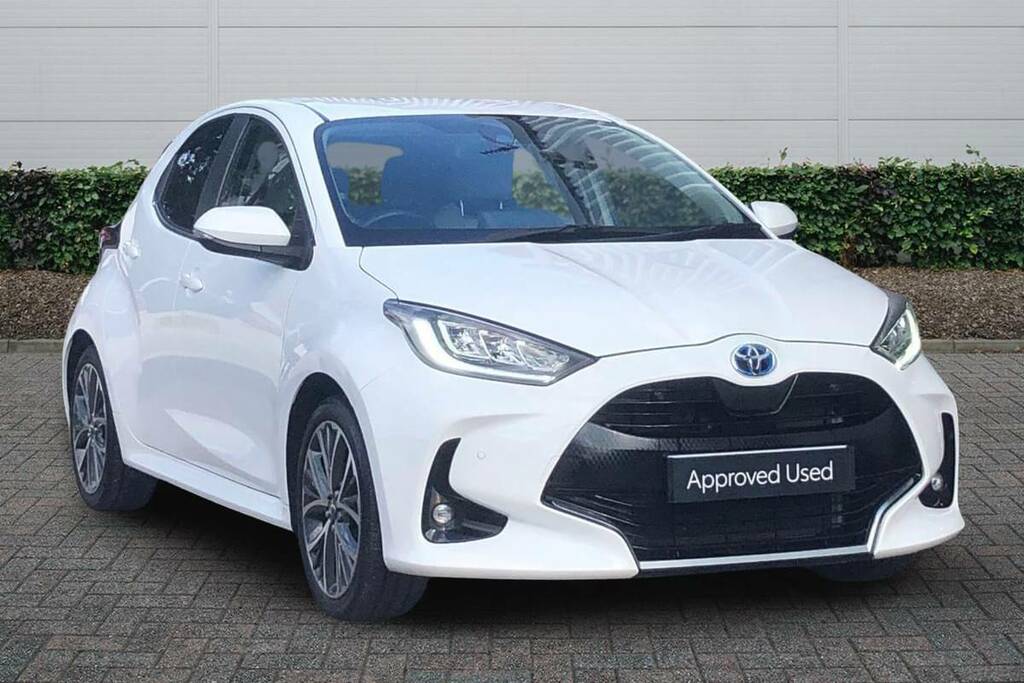 Toyota Yaris 1.5 Hybrid Excel Cvt White