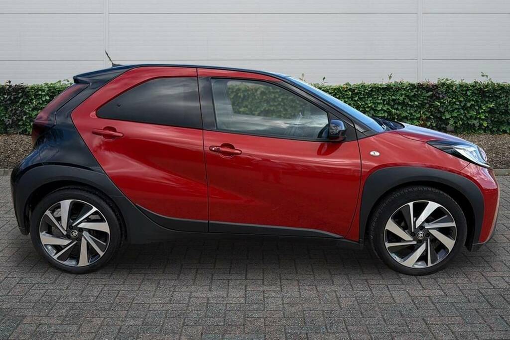 Toyota Aygo X 1.0 Vvt-i Exclusive YH22WAJ Red #5