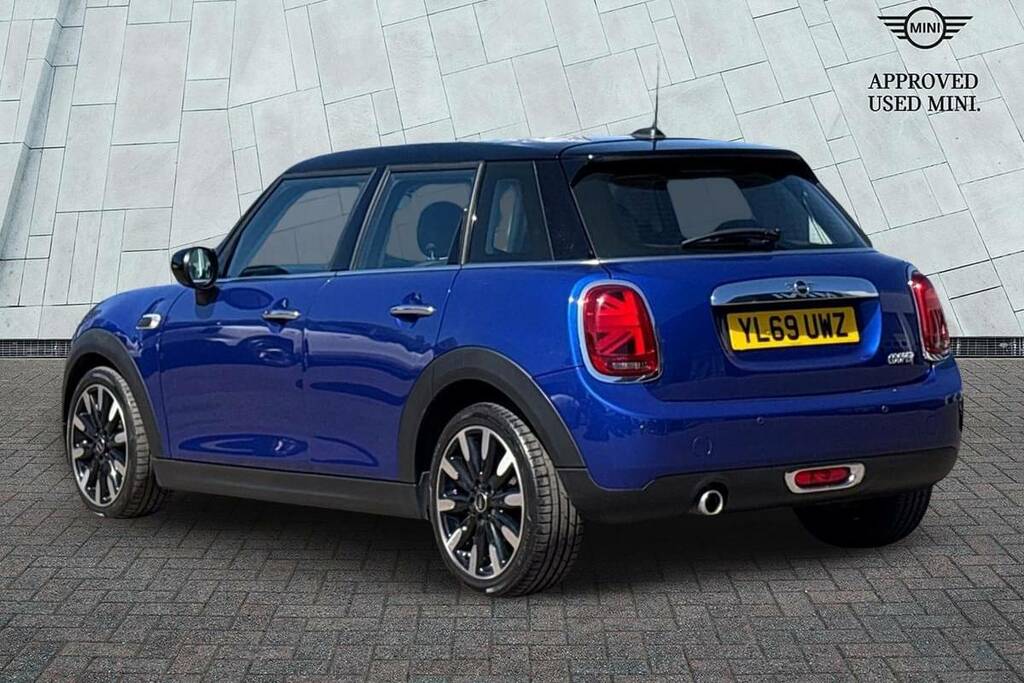 Mini Hatch 1.5 Cooper Exclusive II YL69UWZ Blue #2