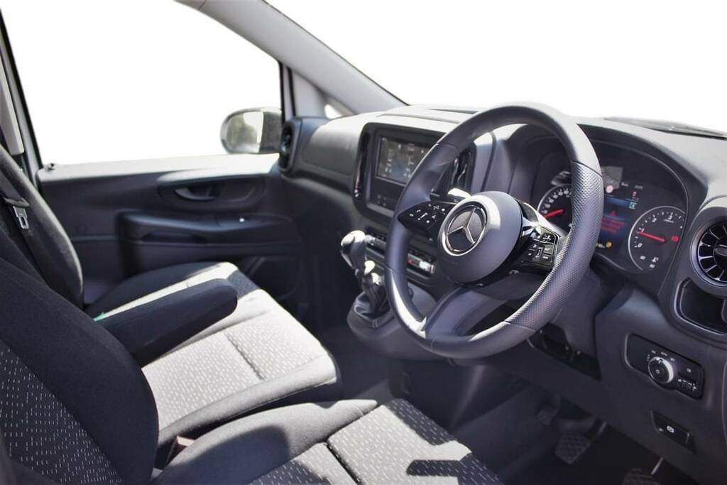 Mercedes-Benz Vito 114Cdi Pro Van White #5