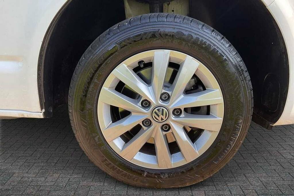 Volkswagen Transporter 2.0 Tdi 150 Highline Van Dsg BP73HCK White #5