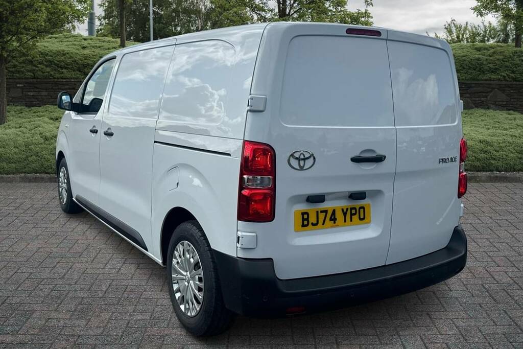 Toyota PROACE 1.5D 120 Icon Van #4