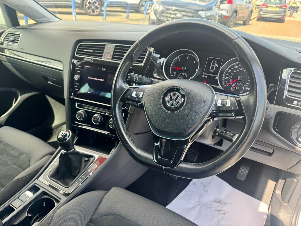 Volkswagen Golf 2L Gt X22GLD White #2