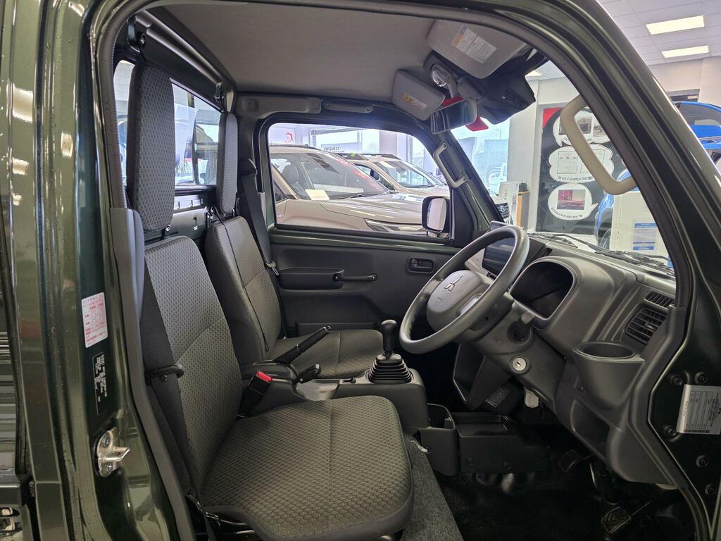 Mitsubishi Minicab Truck 4Wd - 2025 75 WX74FML Green #4