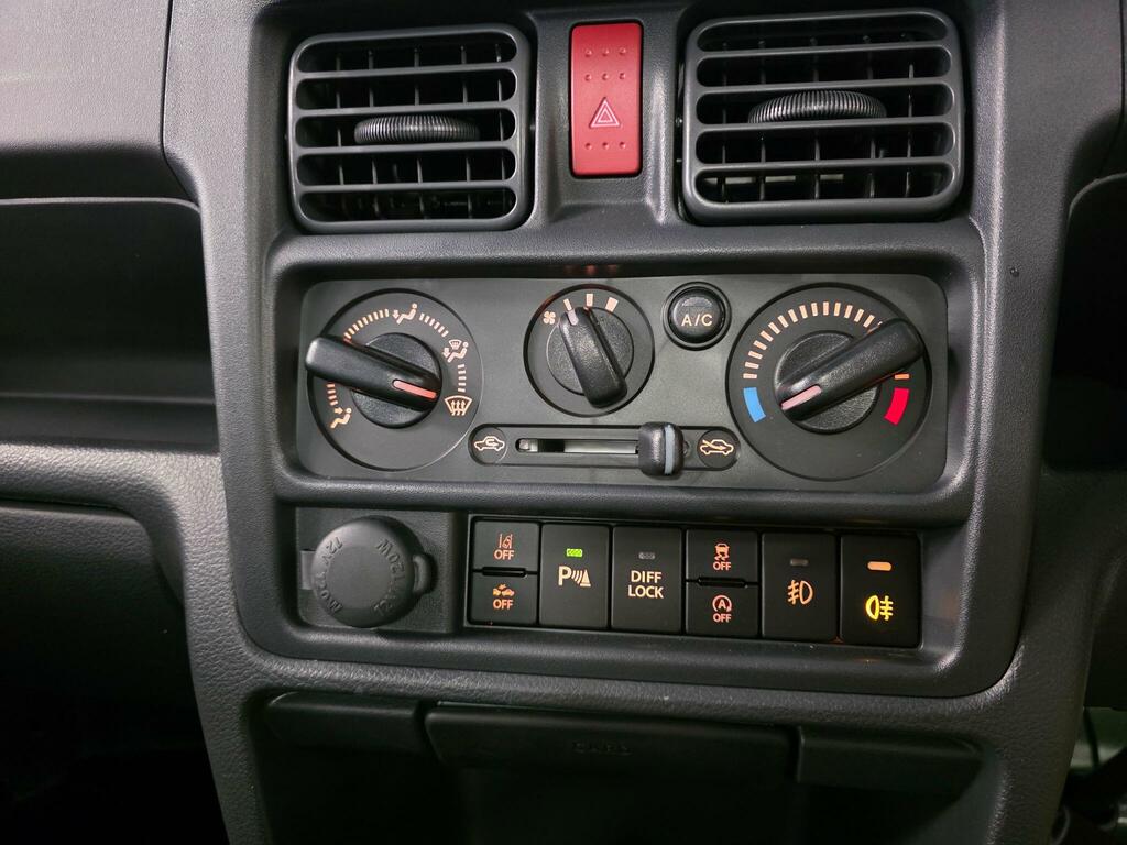 Mitsubishi Minicab Truck 4Wd - 2025 75 WX74FML Green #6