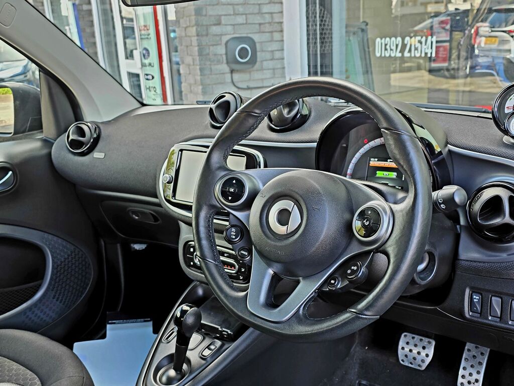 Smart Fortwo 17.6Kwh Premium 22Kw Charger Black #4