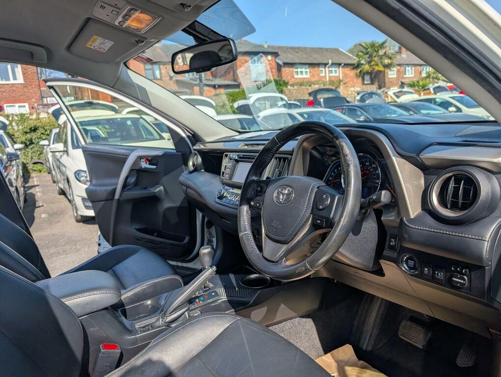 Toyota Rav 4 Suv 2.2 D-cat Invincible 4Wd Euro 5 2013 CE63YMT White #2