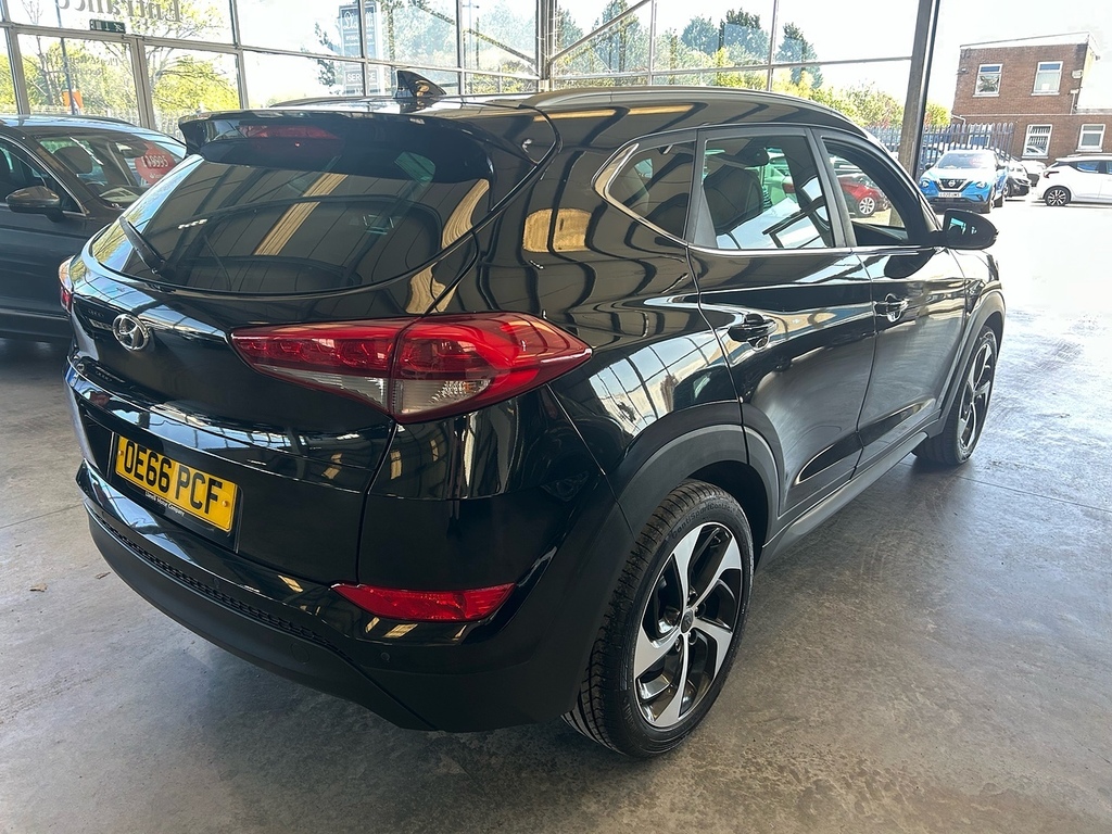 Hyundai Tucson 1.7 Crdi Blue Drive Premium Suv Dct Eur OE66PCF Black #4