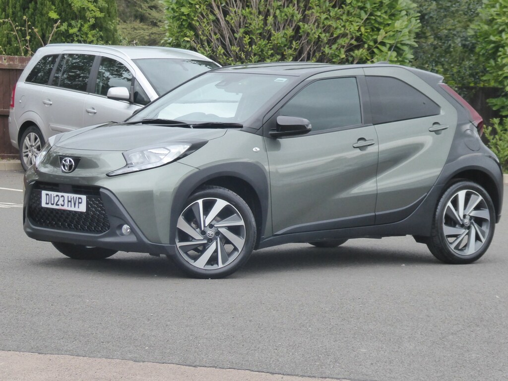 Toyota Aygo X Hatchback 1.0 Vvt-i Edge 202323 DU23HVP Green #2