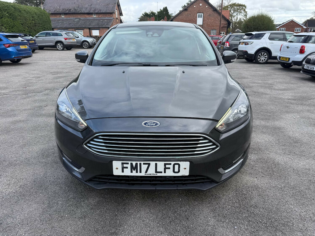 Ford Focus 1.0 Ecoboost 125 Titanium Hatchback Man FM17LFO Grey #2