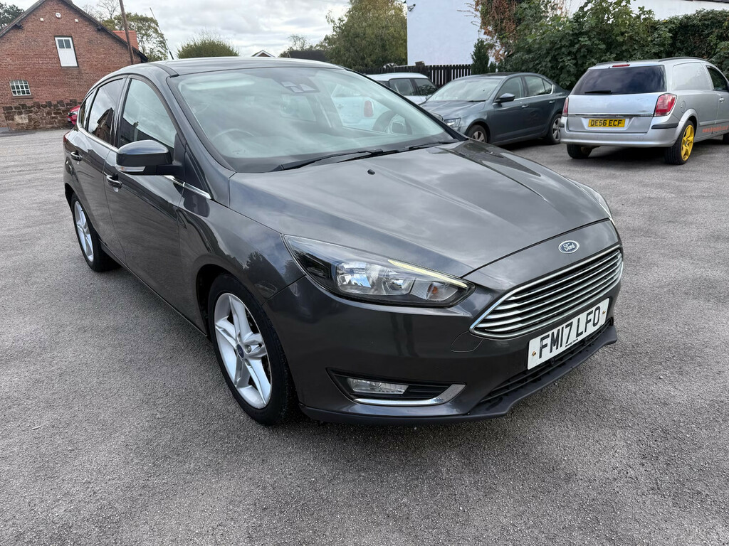 Ford Focus 1.0 Ecoboost 125 Titanium Hatchback Man Grey