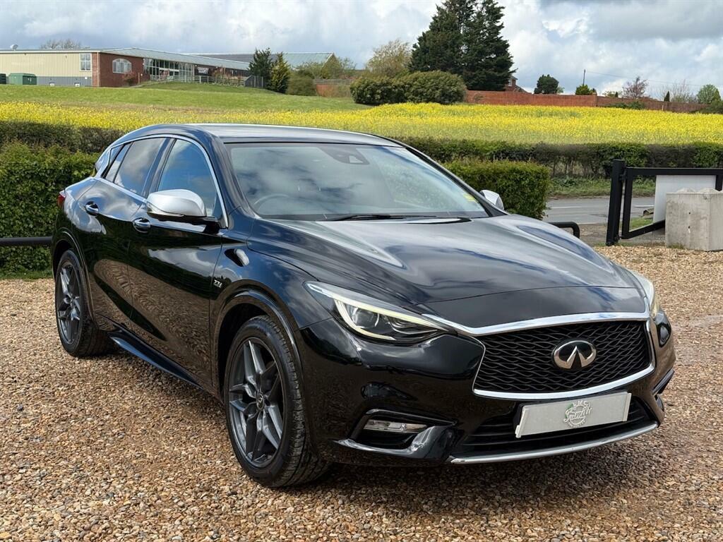 Infiniti Q30 2.2D Premium Intouch Dct Euro 6 Ss Black #2