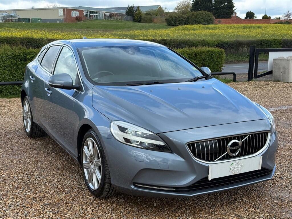 Volvo V40 2.0 D2 Inscription Euro 6 Ss HK67FGG Blue #2