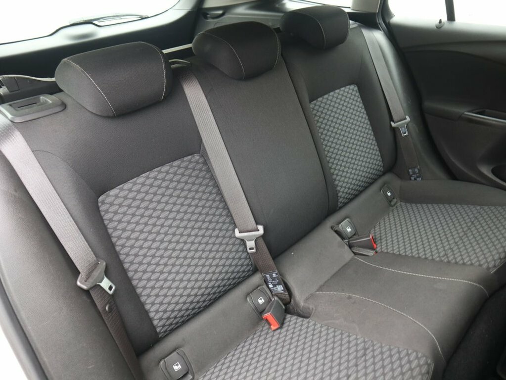 Vauxhall Astra 1L Tech Line KY17EKK Silver #6