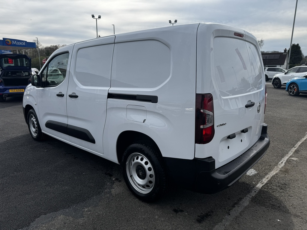 Vauxhall Combo Prime Plus XL DT75ZPH White #4