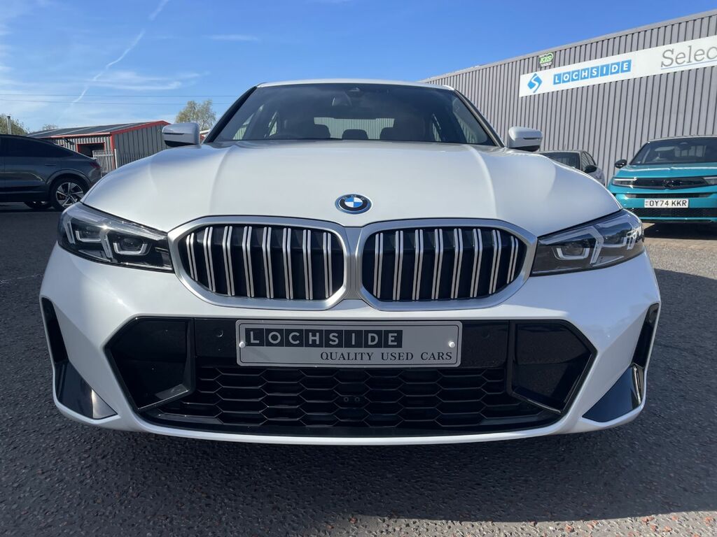 BMW 3 Series M Sport YH25UUM White #2