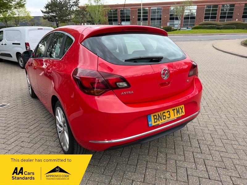 Vauxhall Astra 1.6 16V Sri Hatchback Red #4