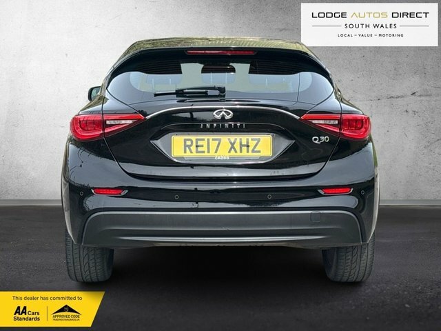 Infiniti Q30 1.5 D Se Black #5