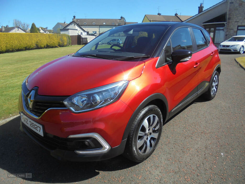 Renault Captur 0.9 Tce 90 Play Black #4