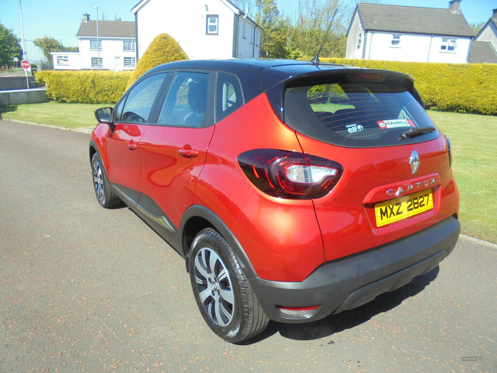 Renault Captur 0.9 Tce 90 Play Black #6