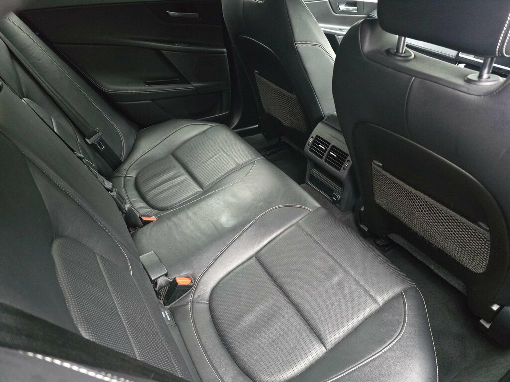 Jaguar XE 2.0I R-sport Euro 6 Ss LO67AEX Blue #6