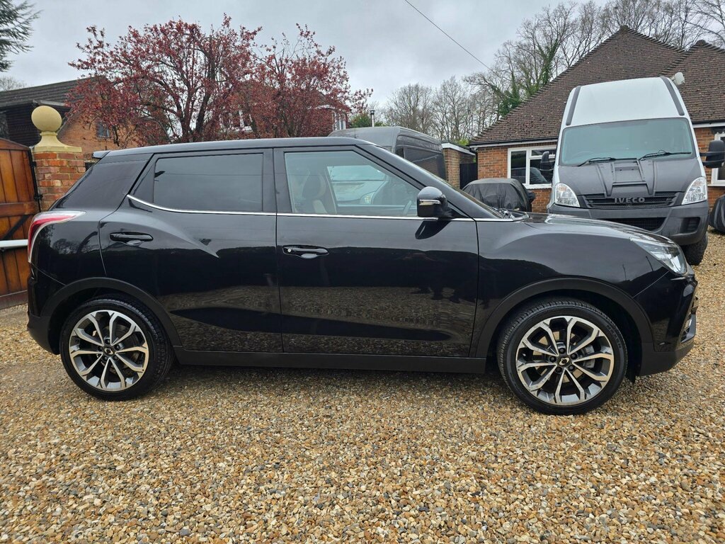 SsangYong Tivoli 1.6P Ultimate Euro 6 Ss RK70AYB Black #2