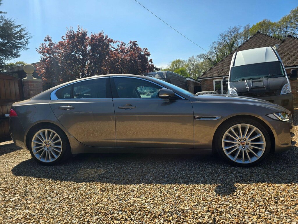 Jaguar XE 2.0D Portfolio Euro 6 Ss OV17FHA Brown #2