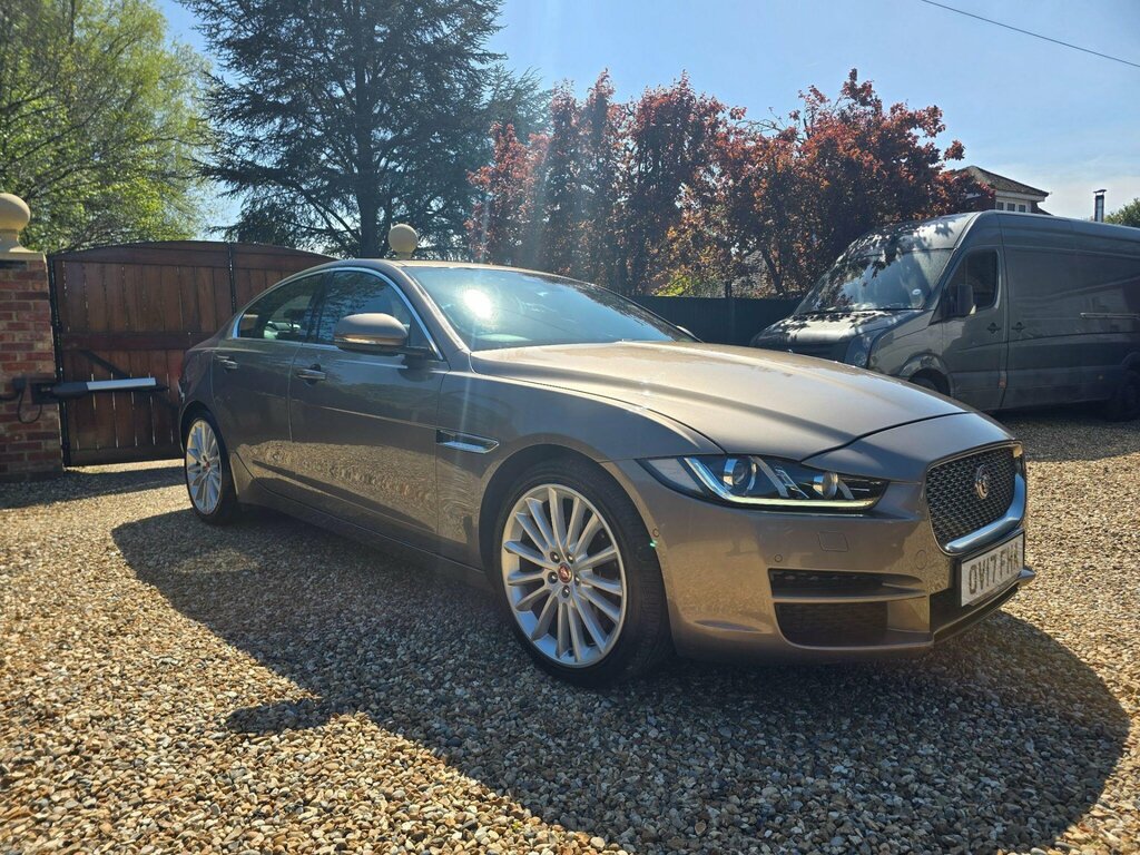 Jaguar XE 2.0D Portfolio Euro 6 Ss Brown
