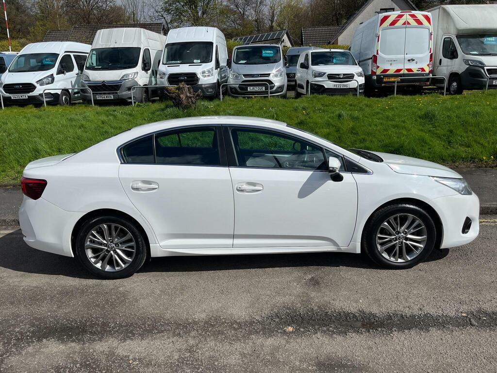 Toyota Avensis 1.8 V-matic Business Edition Euro 6 White #2