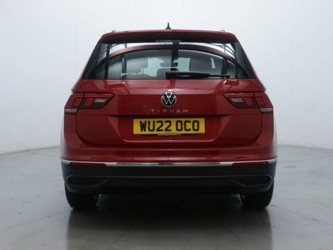 Volkswagen Tiguan Suv WU22OCO Red #6