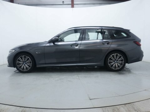 BMW 3 Series Estate AK22HLD Grey #4