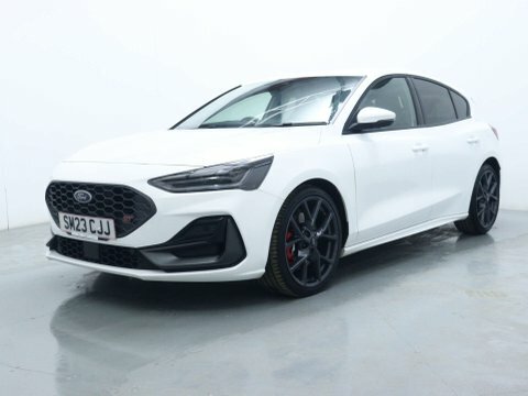 Ford Focus Hatchback SM23CJJ White #3