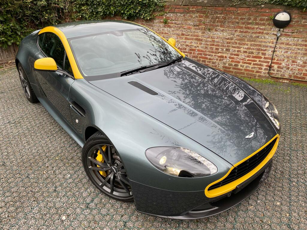 Aston Martin Vantage 4.7 V8 N430 Sportshift Euro 5 Green
