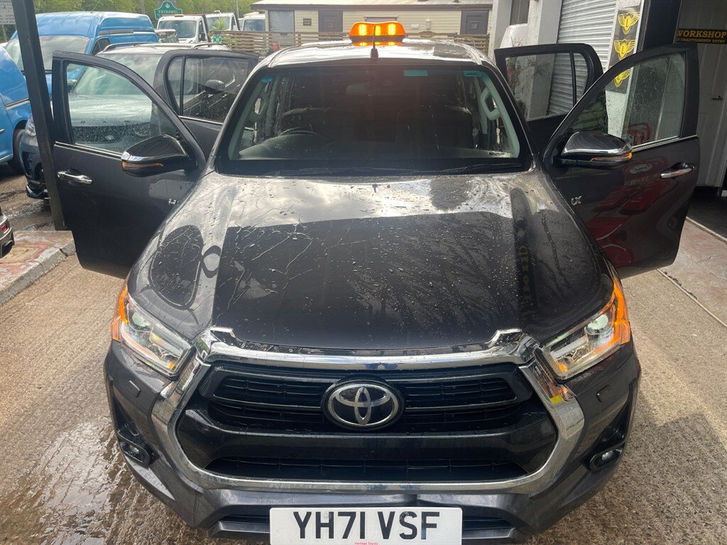 Toyota HILUX Invincible 4Wd D-4d Dcb Crew-cab YH71VSF Grey #5