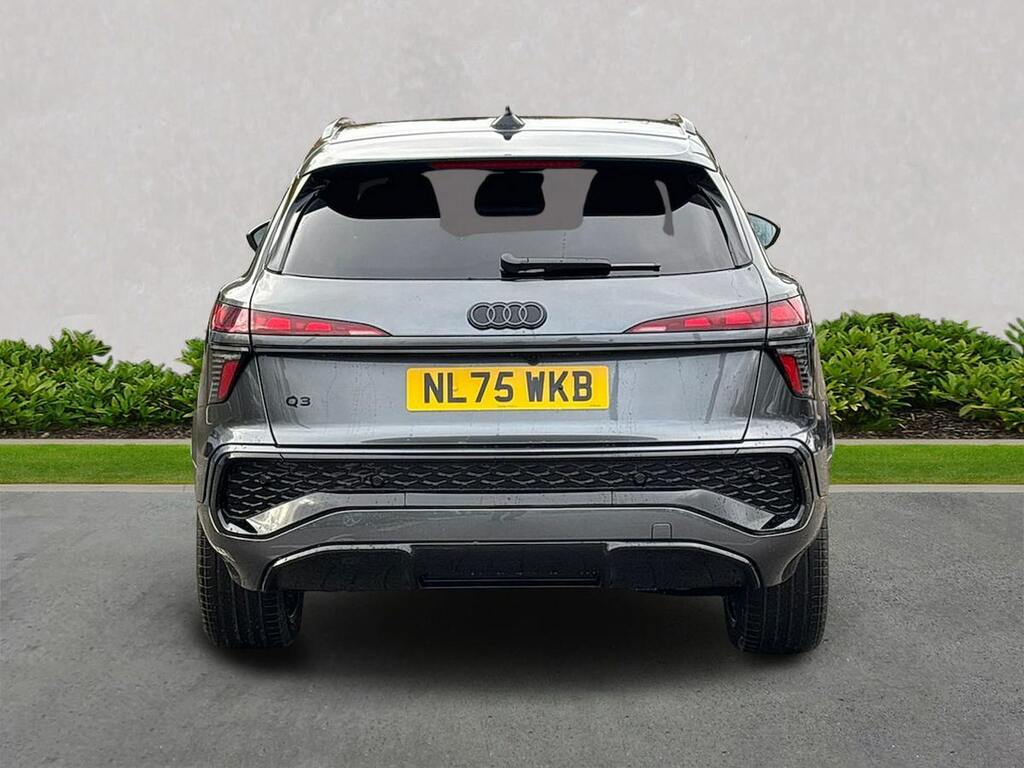 Audi Q3 1.5 E-hybrid Launch Edition S Tronic NL75WKB Grey #4