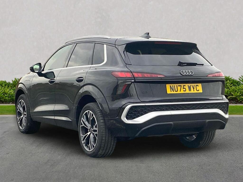 Audi Q3 1.5 E-hybrid S Line S Tronic NU75WYC Black #2