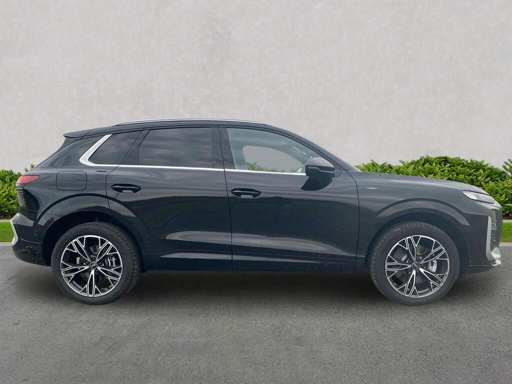 Audi Q3 1.5 E-hybrid S Line S Tronic NU75WYC Black #3