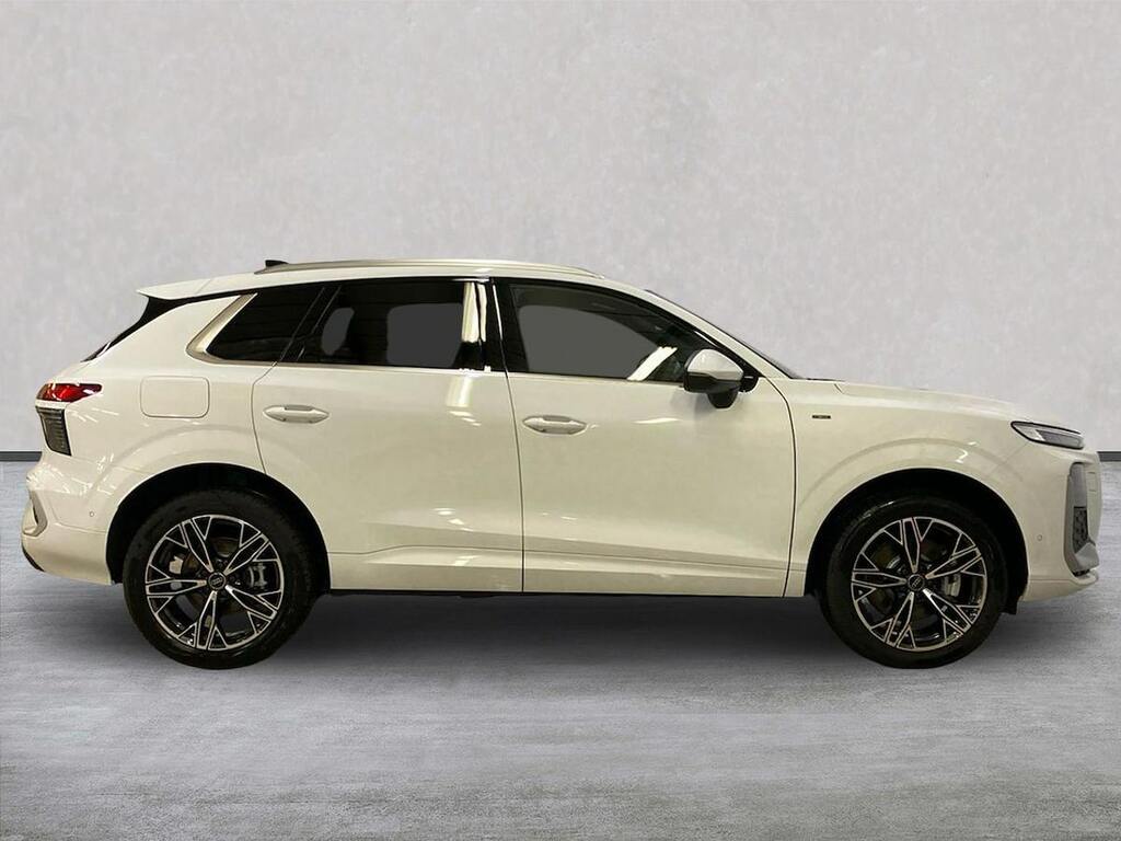 Audi Q3 1.5 E-hybrid S Line S Tronic RJ75AKZ White #3