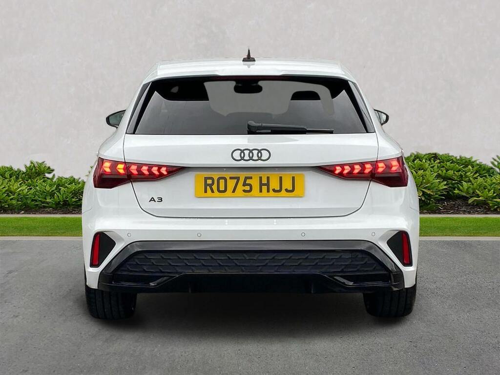 Audi A3 35 Tfsi Black Edition S Tronic RO75HJJ White #4