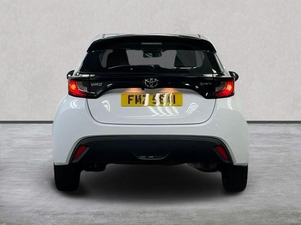 Toyota Yaris 1.5 Vvt-h Icon Hatchback Hybrid E-cvt E FMZ5841 White #4